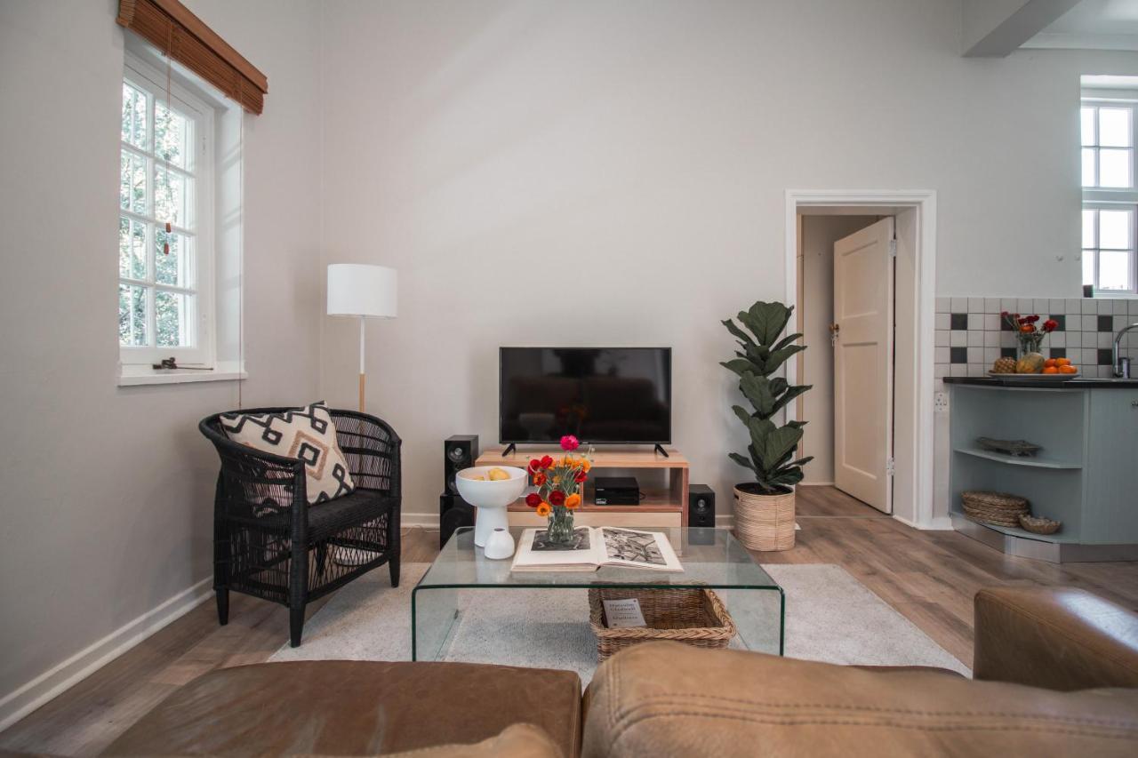 Victoria Court Two Bedroom Oasis In Trendy Long St ケープタウン エクステリア 写真